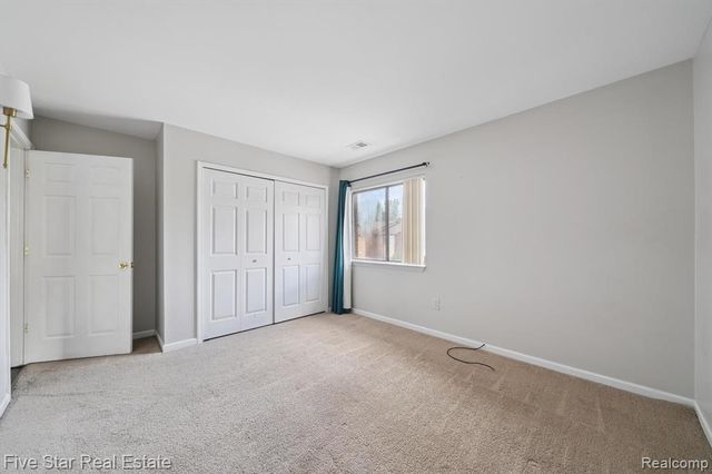 33873 Pondview Circle 171, Livonia, MI 48152