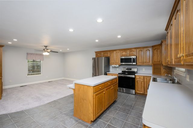 203 Lakewood Circle, Holly Lake Ranch, TX 75765