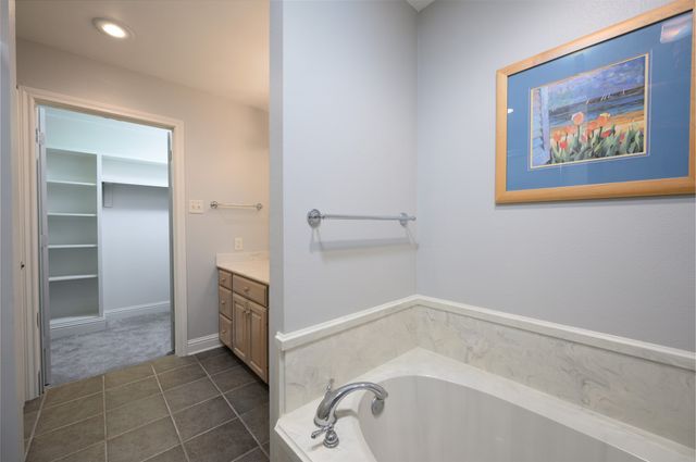 203 Lakewood Circle, Holly Lake Ranch, TX 75765