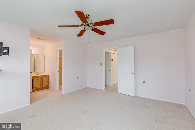 3 NEWTOWN CT, Mount Laurel, NJ 08054