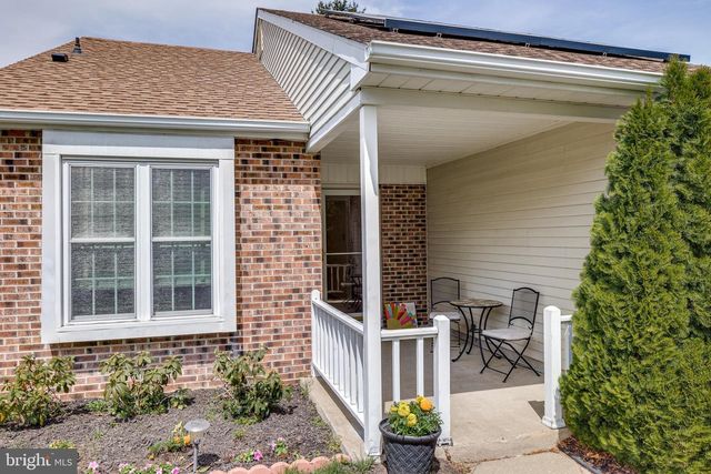 3 NEWTOWN CT, Mount Laurel, NJ 08054