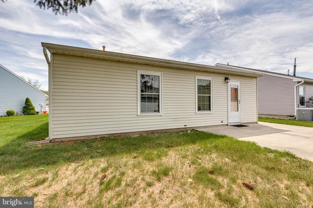 3 NEWTOWN CT, Mount Laurel, NJ 08054