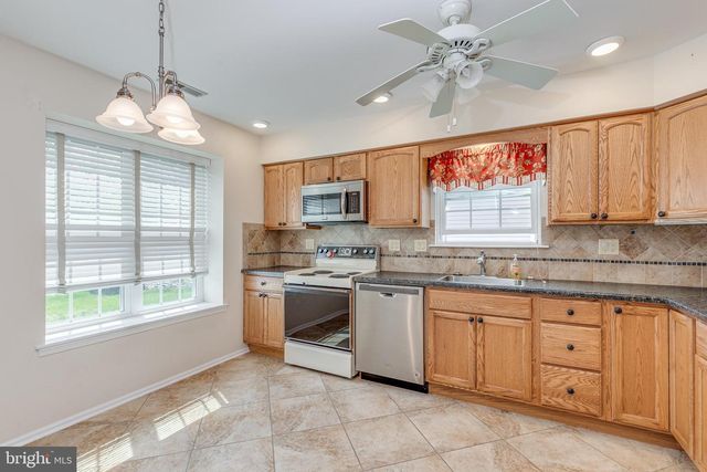 3 NEWTOWN CT, Mount Laurel, NJ 08054