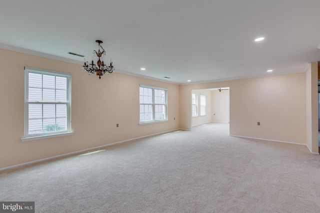 3 NEWTOWN CT, Mount Laurel, NJ 08054