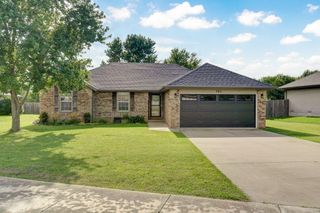 795 South Saratoga Street, Willard, MO 65781