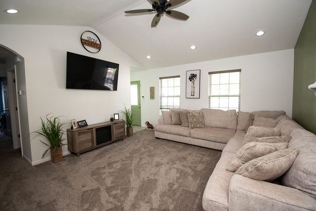 439 Creekside Place, Marshfield, MO 65706