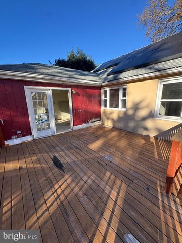 1018 WOODSIDE AVE, Secane, PA 19018