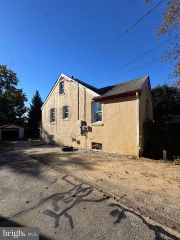 1018 WOODSIDE AVE, Secane, PA 19018