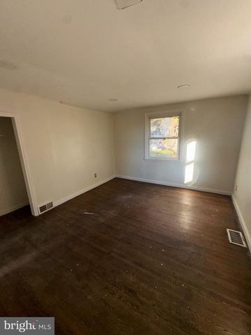1018 WOODSIDE AVE, Secane, PA 19018
