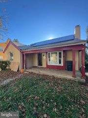 1018 WOODSIDE AVE, Secane, PA 19018