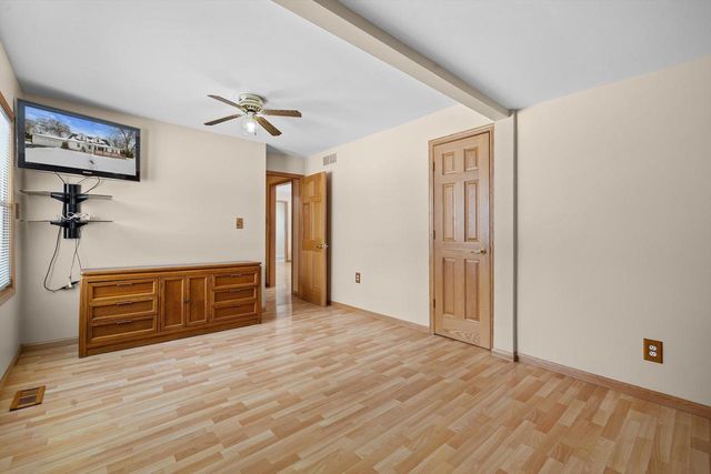 11743 213th AVENUE, Bristol, WI 53104