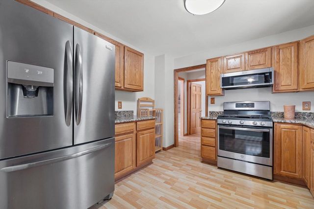 11743 213th AVENUE, Bristol, WI 53104