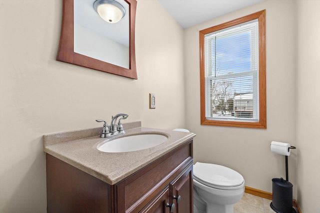 11743 213th AVENUE, Bristol, WI 53104