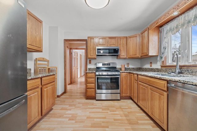 11743 213th AVENUE, Bristol, WI 53104