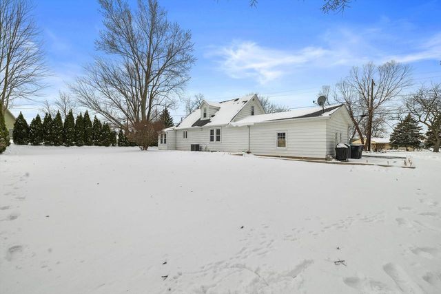 11743 213th AVENUE, Bristol, WI 53104