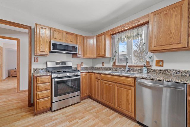 11743 213th AVENUE, Bristol, WI 53104