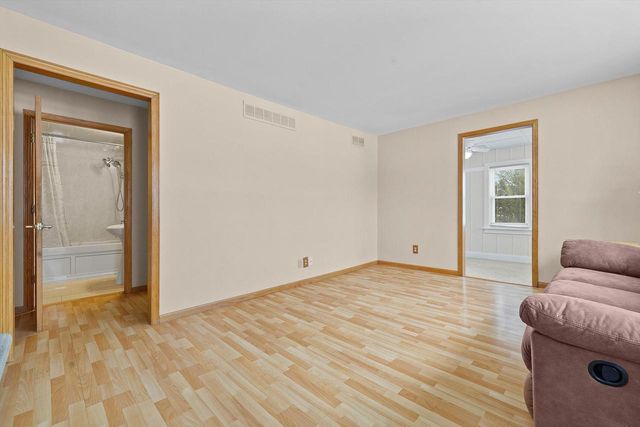 11743 213th AVENUE, Bristol, WI 53104