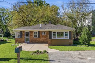 21365 W Ridge Road, Lake Zurich, IL 60047