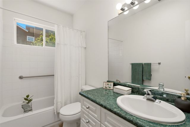 4408 Autumn Leaf Lane, Santa Fe, NM 87507