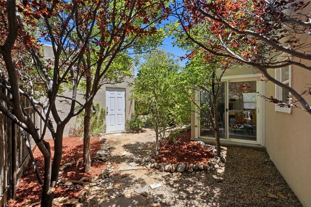 4408 Autumn Leaf Lane, Santa Fe, NM 87507