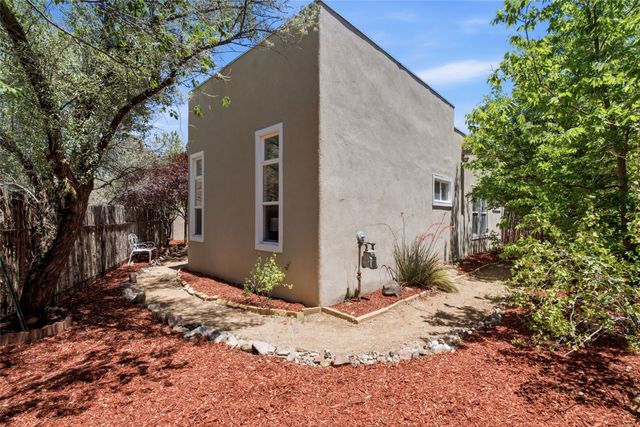 4408 Autumn Leaf Lane, Santa Fe, NM 87507