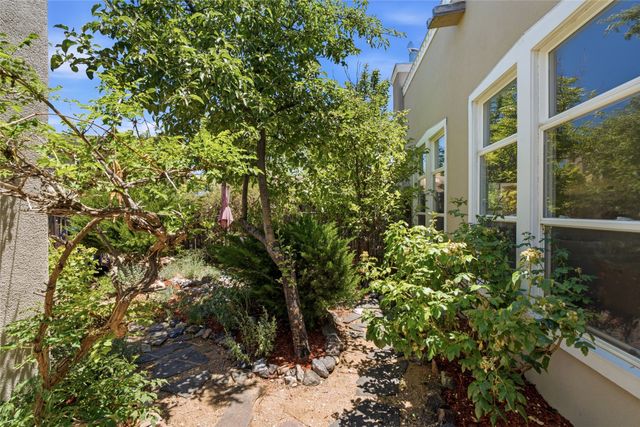 4408 Autumn Leaf Lane, Santa Fe, NM 87507