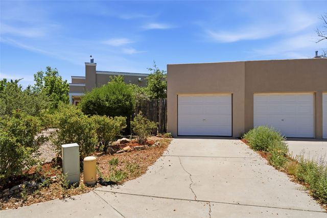 4408 Autumn Leaf Lane, Santa Fe, NM 87507