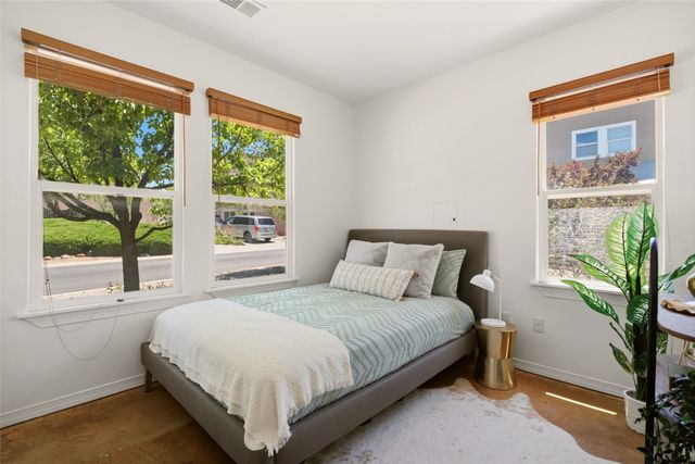 4408 Autumn Leaf Lane, Santa Fe, NM 87507