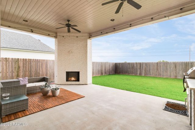 406 Last Quarter Drive, Youngsville, LA 70592