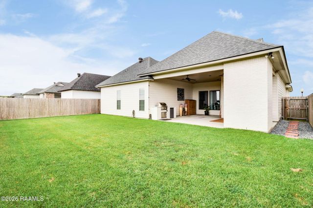 406 Last Quarter Drive, Youngsville, LA 70592