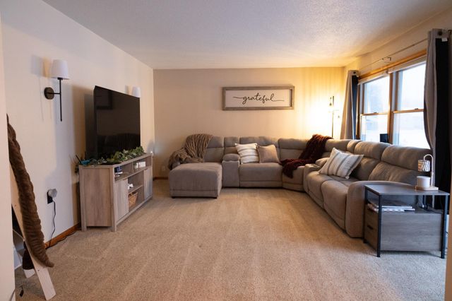 208 E 2nd Street, Adrian, MN 56110