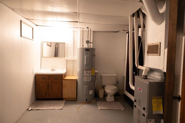 208 E 2nd Street, Adrian, MN 56110