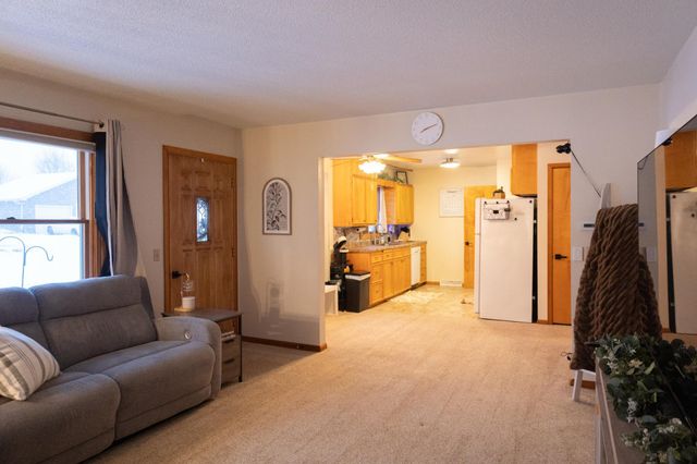 208 E 2nd Street, Adrian, MN 56110