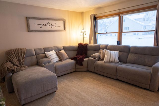 208 E 2nd Street, Adrian, MN 56110