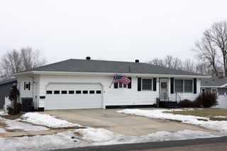 208 E 2nd Street, Adrian, MN 56110