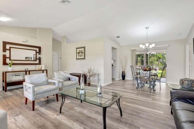 12969 54 Street N, Royal Palm Beach, FL 33411