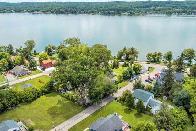 N3062 Uranus ROAD, Lake Geneva, WI 53147