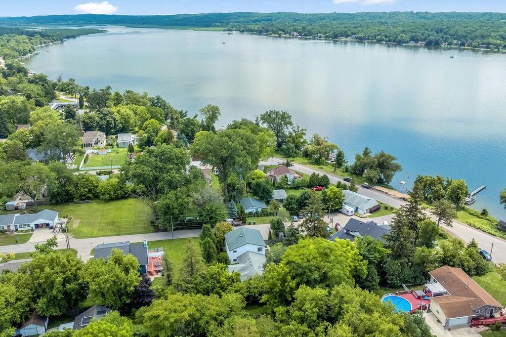 N3062 Uranus ROAD, Lake Geneva, WI 53147