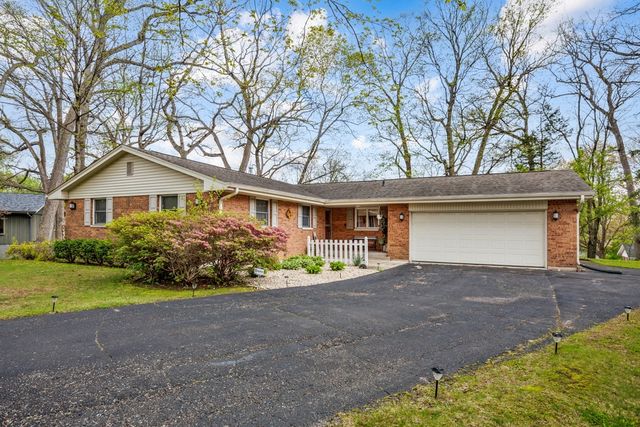 1111 Edgewood Circle, Rockford, IL 61108