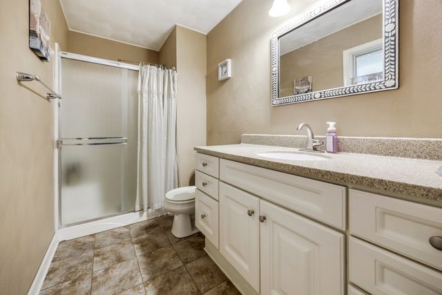 1111 Edgewood Circle, Rockford, IL 61108