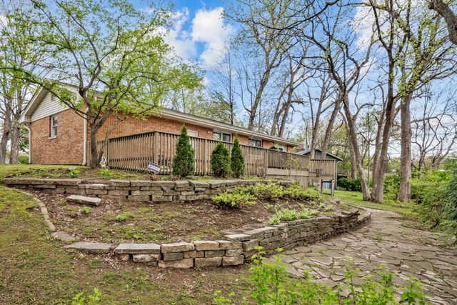 1111 Edgewood Circle, Rockford, IL 61108