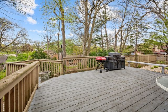 1111 Edgewood Circle, Rockford, IL 61108
