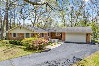 1111 Edgewood Circle, Rockford, IL 61108