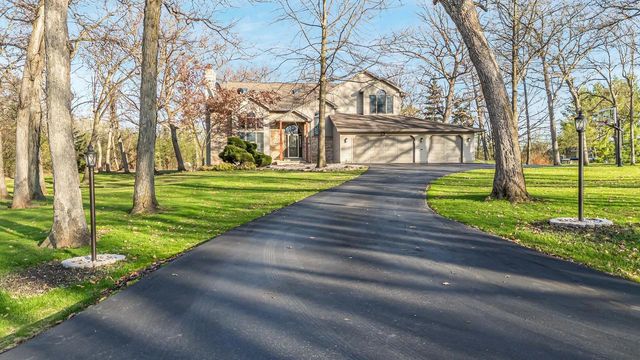 1840 CROWN DRIVE, Oshkosh, WI 54904