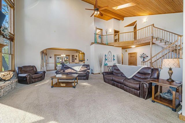 1840 CROWN DRIVE, Oshkosh, WI 54904