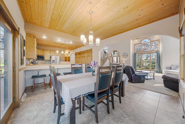 1840 CROWN DRIVE, Oshkosh, WI 54904