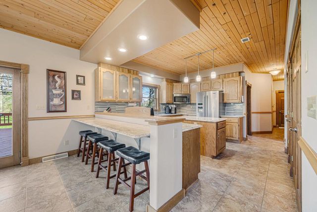 1840 CROWN DRIVE, Oshkosh, WI 54904