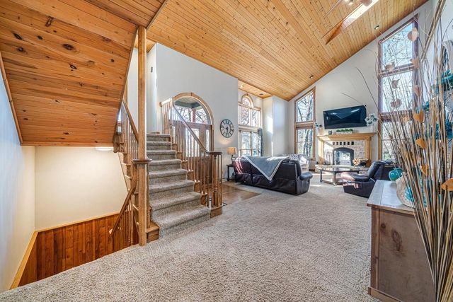 1840 CROWN DRIVE, Oshkosh, WI 54904