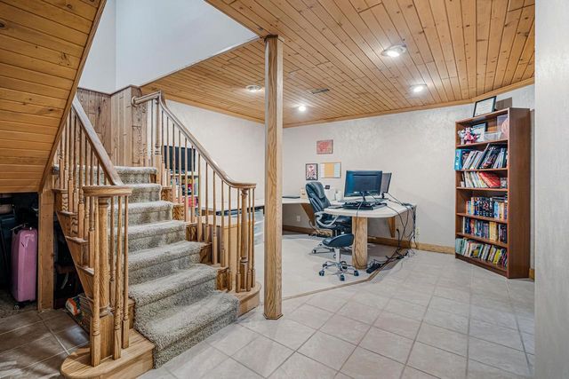 1840 CROWN DRIVE, Oshkosh, WI 54904