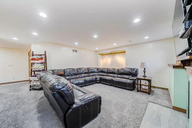 1840 CROWN DRIVE, Oshkosh, WI 54904
